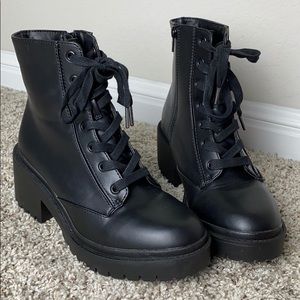 Combat Boots with Heel - Universal Thread Size 8